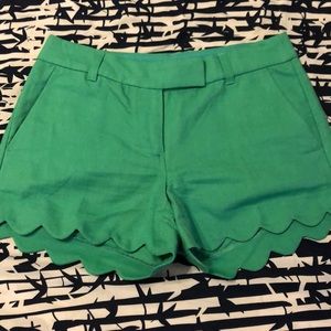 Green linen scalloped shorts